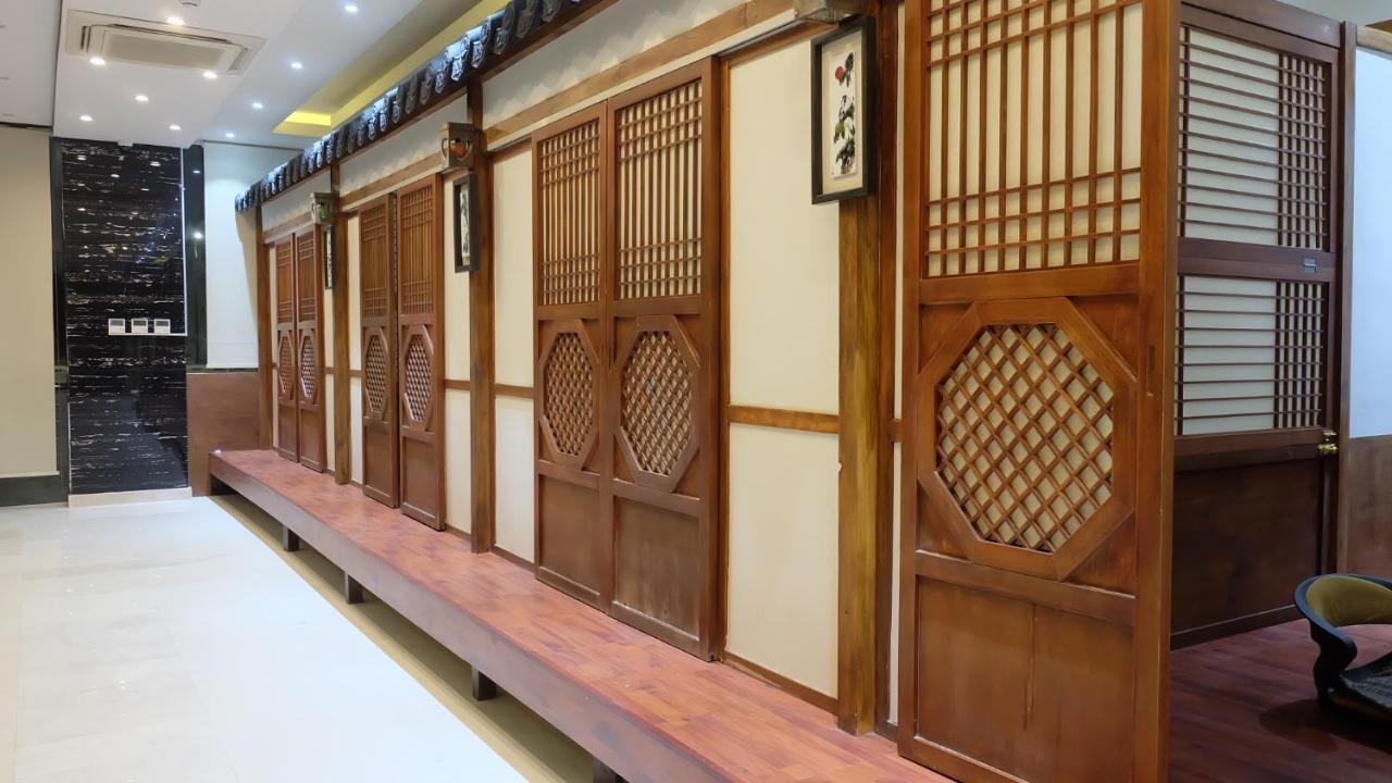 Asian Hotel Dukm Kültér fotó