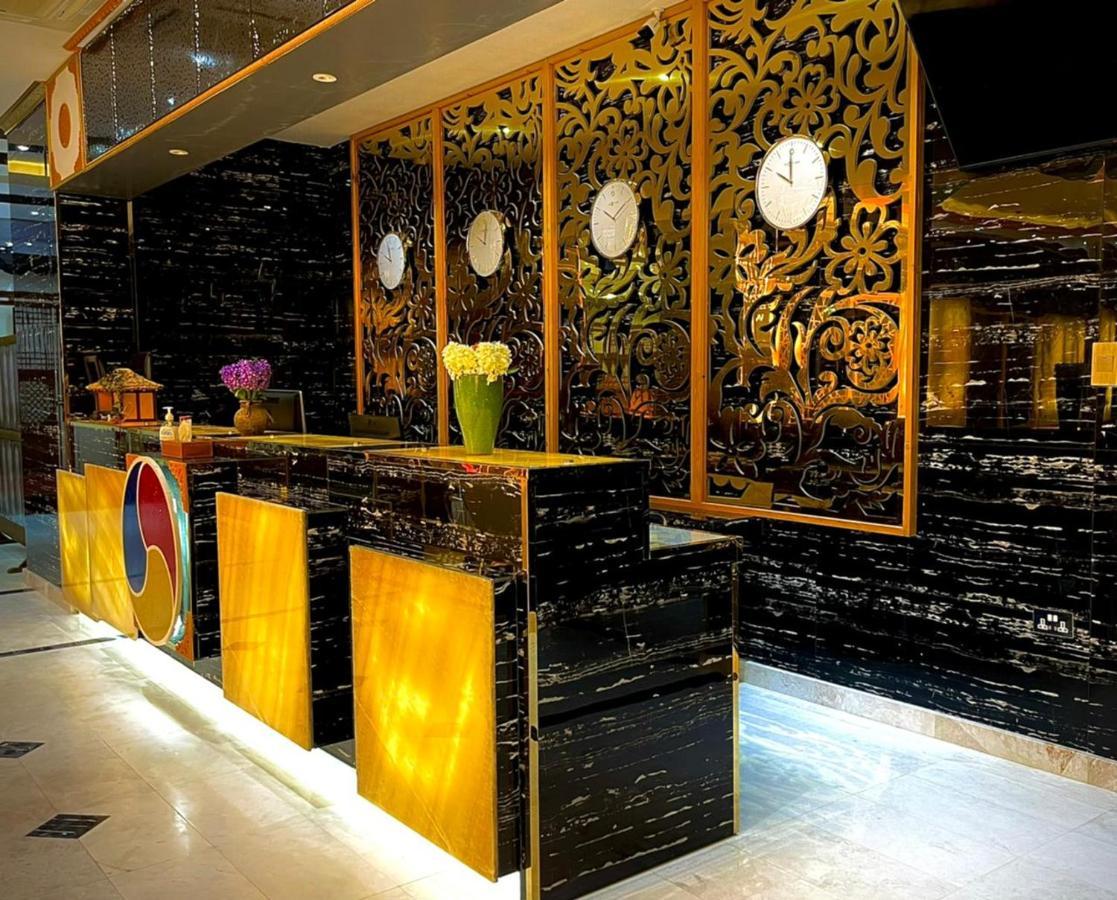 Asian Hotel Dukm Kültér fotó